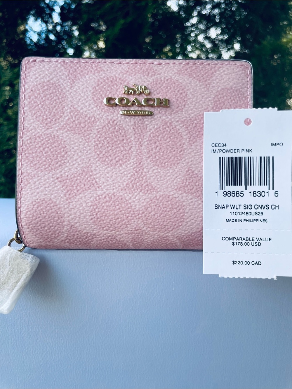 NWT!🩷🩷 COACH POWDER PINK SNAP WALLET IN SIGNATURE CANVAS WITH CHARM!